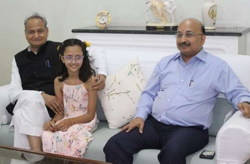 फाइल फोटो आखिर मिल गई डीबी गुप्ता को ‘गुड न्यूज़’, मुख्यमंत्री के सलाहकार का संभालेंगे जिम्मा