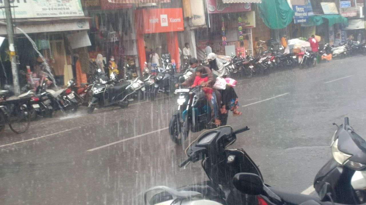 Weather update: heavy rains in Khandwa  