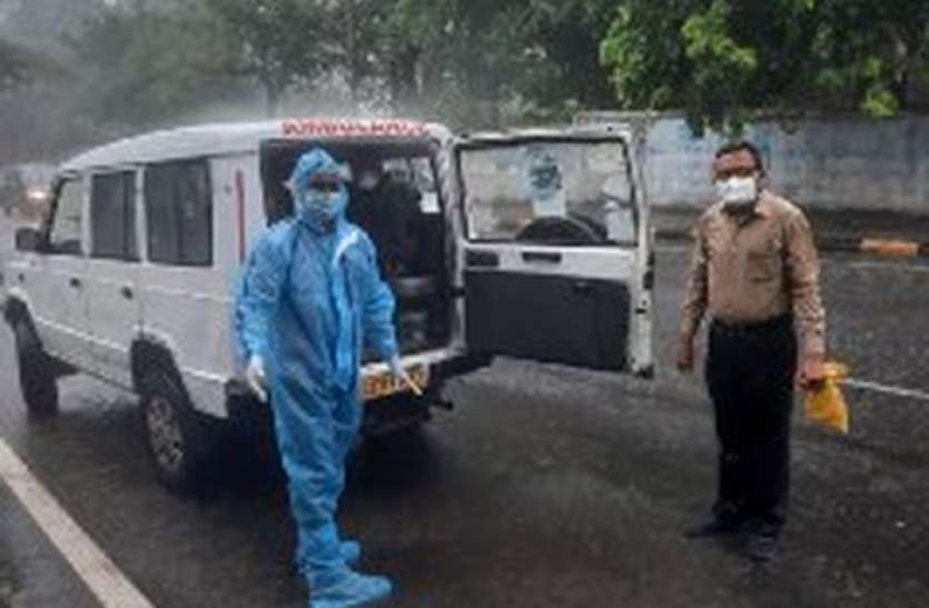 135 मरीज उपचाररत, इएसआईसी से दो लोग डिस्चार्ज 135 मरीज उपचाररत, इएसआईसी से दो लोग डिस्चार्ज