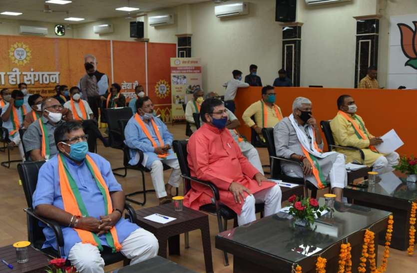 क्या पूनियां के कामों से आलाकमान खुश हैं, इशारा तो यही था... क्या पूनियां के कामों से आलाकमान खुश हैं, इशारा तो यही था...