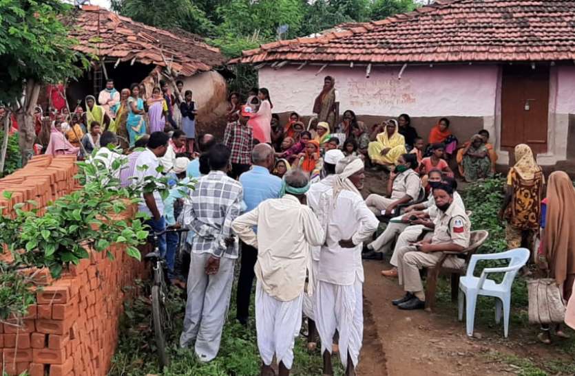 लहुलूहान मिला महिला का शव घर में लहुलूहान मिला महिला का शव