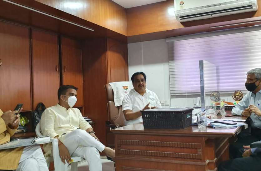 मीटिंग में तय हुए बिन्दू, अब मनपा करेगी निर्णय मीटिंग में तय हुए बिन्दू, अब मनपा करेगी निर्णय