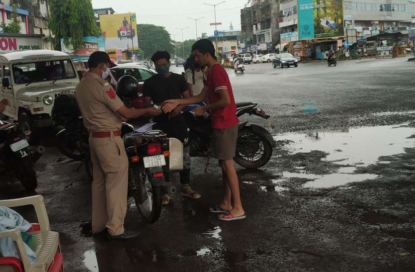 वापी में कोरोना के 12 नए मामले आए सामने वापी में कोरोना के 12 नए मामले आए सामने