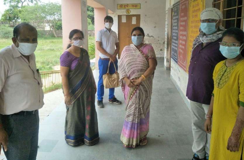स्कूलों को जल्द मिलेंगे एलडीसी, भरेंगे रिक्त पद स्कूलों को जल्द मिलेंगे एलडीसी, भरेंगे रिक्त पद