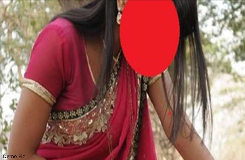 भाई काम पर गया तो भाभी पर डोल गयी देवर की नियत, बलात्कार कर हो गया फरार भाई काम पर गया तो भाभी पर डोल गयी देवर की नियत, बलात्कार कर हो गया फरार