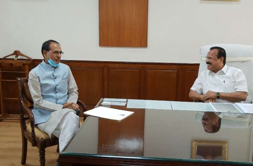 4.25 लाख मीट्रिक टन यूरिया की जरूरत, पिछले साल की तुलना में अब तक 45 फीसदी बारिश 4.25 लाख मीट्रिक टन यूरिया की जरूरत, पिछले साल की तुलना में अब तक 45 फीसदी बारिश