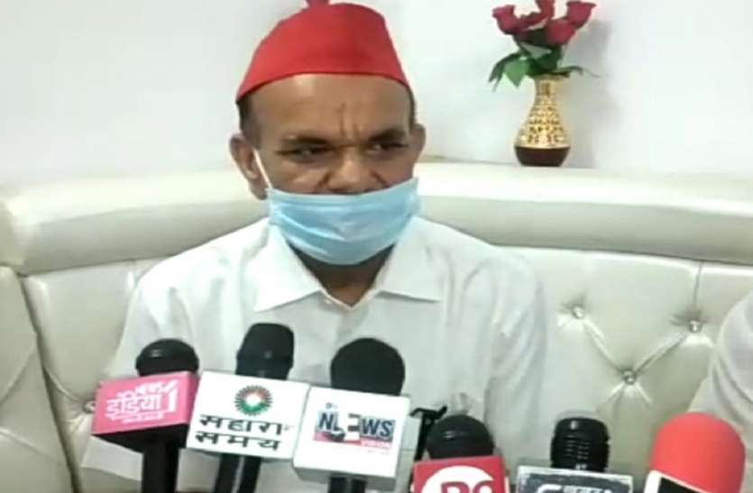 विकास दुबे के करीबी माने जाने वाले गुड्डन त्रिवेदी का सपा को लेकर अटकलें हुईं तेज, तो पार्टी के इन नेताओं ने किया खंडन विकास दुबे के करीबी माने जाने वाले गुड्डन त्रिवेदी का सपा को लेकर अटकलें हुईं तेज, तो पार्टी के इन नेताओं ने किया खंडन