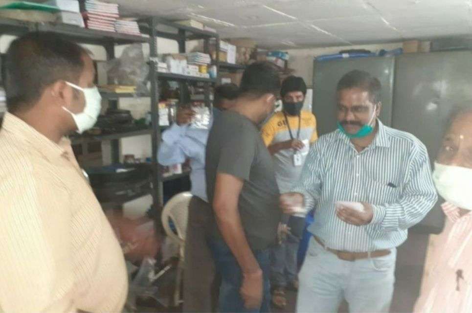 वापी में 17 जुलाई तक चार बजे बंद हो जाएंगी दुकानें