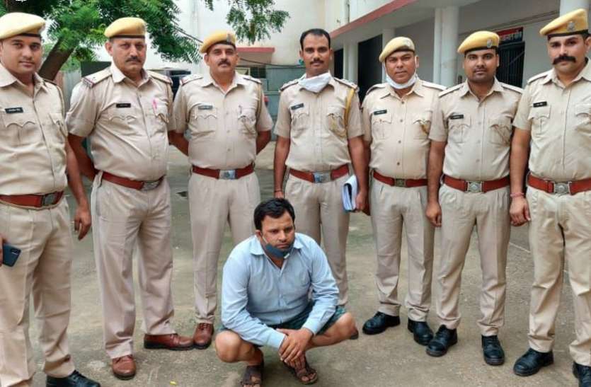 इनामी दंपत्ती को दबोच डीएसटी ने दिया नए टाइगर को तोहफा इनामी दंपत्ती को दबोच डीएसटी ने दिया नए टाइगर को तोहफा