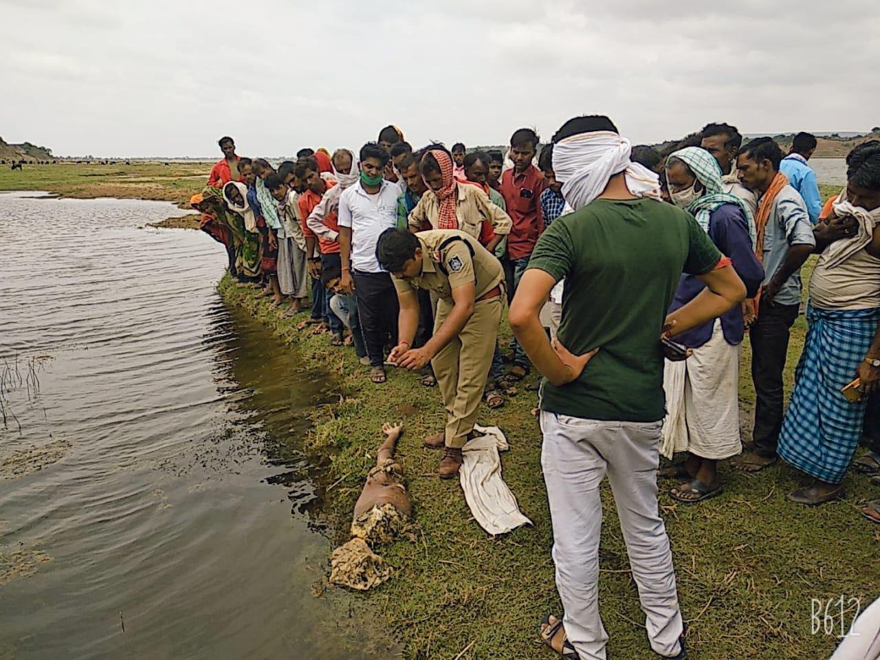 Crocodile dragged an elderly man who took a bath in Chambal, found the | चंबल में नहाने गए बुजुर्ग को खींच ले गया मगरमच्छ, दूसरे दिन मिला शव | Patrika News