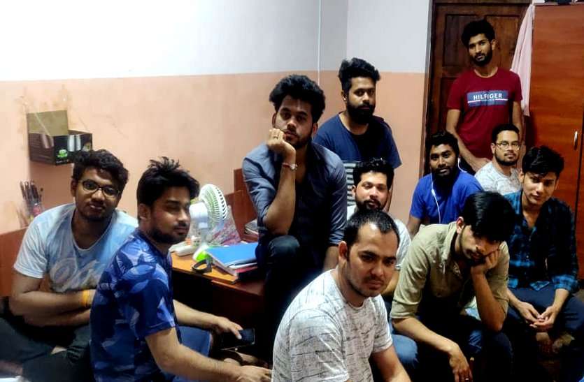 किर्गिस्तान में फंसे छत्तीसगढ़ के 242 मेडिकल स्टूडेंट, सांसद मंडावी ने पालकों की पीड़ा देख विदेश मंत्री को लिखा पत्र किर्गिस्तान में फंसे छत्तीसगढ़ के 242 मेडिकल स्टूडेंट, सांसद मंडावी ने पालकों की पीड़ा देख विदेश मंत्री को लिखा पत्र