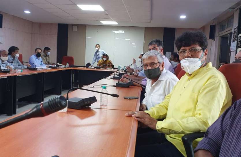 प्रशासन ने बनाया कड़ी कार्रवाई का मूड प्रशासन ने बनाया कड़ी कार्रवाई का मूड