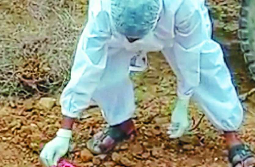Newborn died, body buried, then police did it नवजात की मौत, शव दफनाया, फिर पुलिस ने यह किया