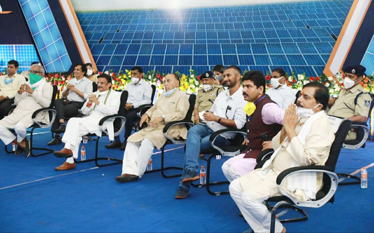 Prime Minister dedicates Rewa solar project to the nation