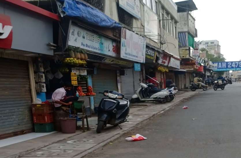 कलक्टर के आदेश की हो रही खुलेआम अवहेलना कलक्टर के आदेश की हो रही खुलेआम अवहेलना