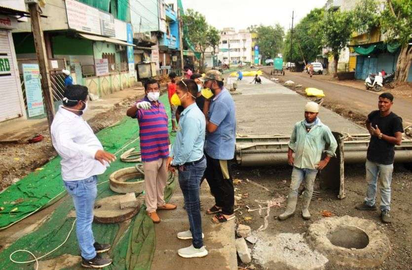 पढ़ें नगर निगम आयुक्त ने किसे कहा, इस बार माफ कर रहा, अगली बार गलती नहीं हो