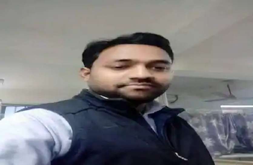 बेटी को हैवानियत से बचाने के लिए मां ने सीने पर खा ली गोली बेटी को हैवानियत से बचाने के लिए मां ने सीने पर खा ली गोली
