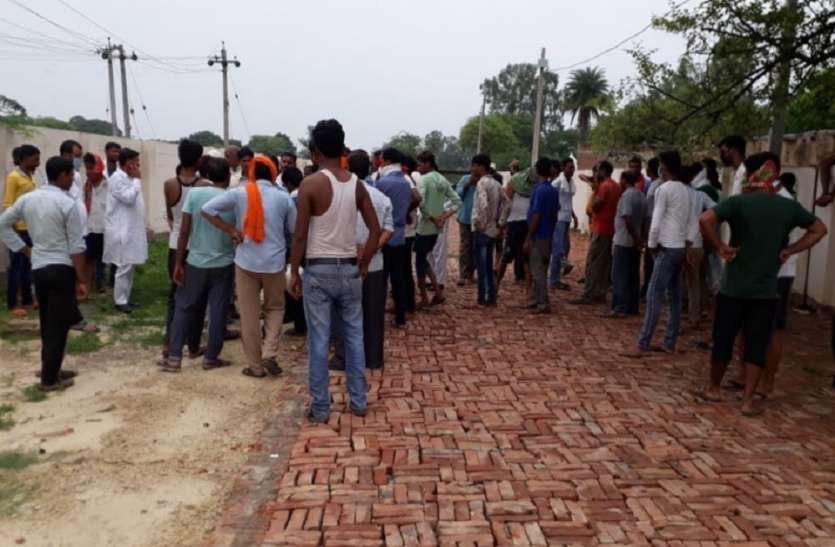 ग्रामीणों ने एकजुट होकर विद्युत सबस्टेशन पर काटा हंगामा, बंद करा दी क्षेत्र की विद्युत आपूर्ति, फिर जो हुआ ग्रामीणों ने एकजुट होकर विद्युत सबस्टेशन पर काटा हंगामा, बंद करा दी क्षेत्र की विद्युत आपूर्ति, फिर जो हुआ