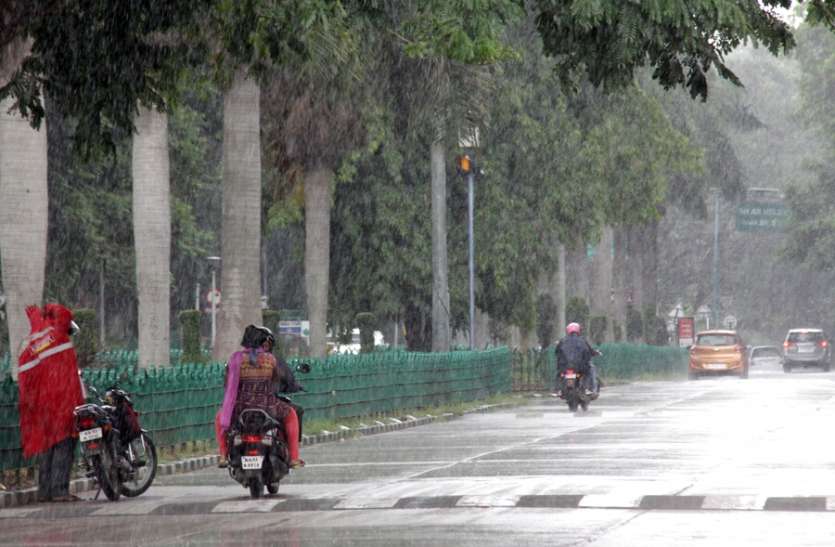 rain-bengaluru कर्नाटक के कई जिलों में भारी वर्षा होने की चेतावनी
