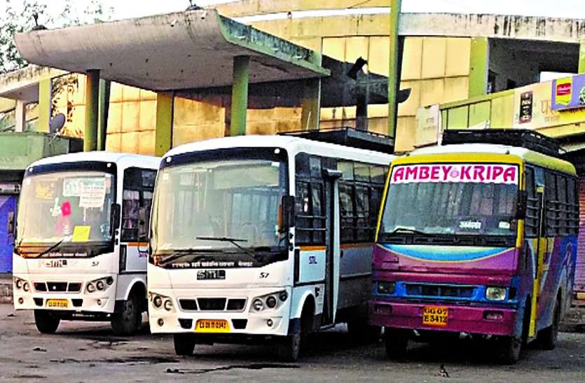 RTO: bus operators submit 40 million tax paid till 31 August 2020 चार महीने से खड़ी बसों का बस ऑपरेटर्स पर 40 करोड़ टैक्स बकाया, 31 अगस्त तक चुकाने के आदेश