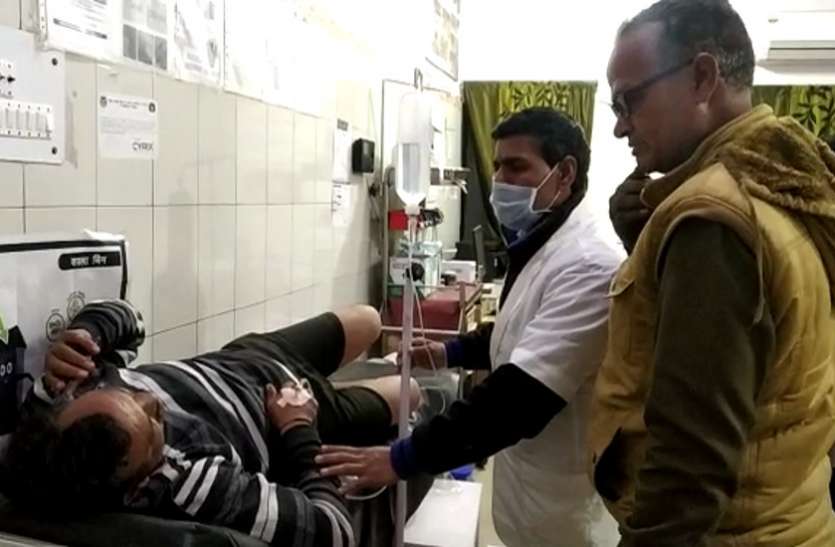 meerut.jpg कानपुर के बाद अब मेरठ में जमीनी विवाद के दौरान पुलिस पर हमला, आधा दर्जन घायल