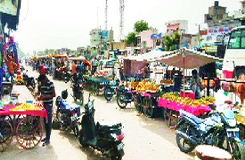 जयपुर-आगरा राष्ट्रीय राजमार्ग: सर्विसलेन पर अतिक्रमण जयपुर-आगरा राष्ट्रीय राजमार्ग: सर्विसलेन पर अतिक्रमण