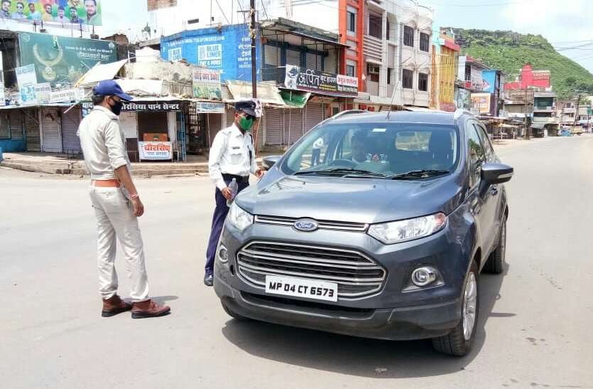 लॉकडाउन के दूसरे रविवार को दिखा असर, पुलिस रही मुस्तैद, की कार्रवाई लॉकडाउन के दूसरे रविवार को दिखा असर, पुलिस रही मुस्तैद, की कार्रवाई