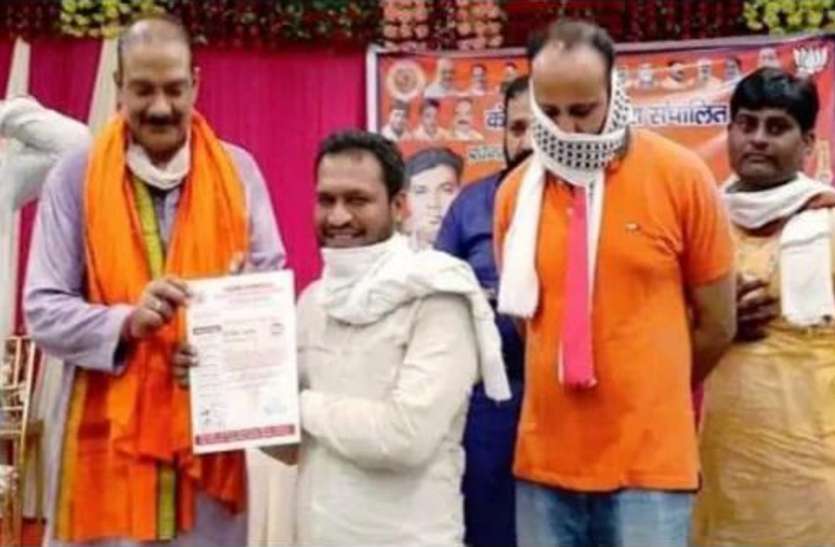 bulandshahr.jpg बुलंदशहर हिंसा के आरोपी को पीएम मोदी की योजनाओं के प्रचार का जिम्मा सौंपने को लेकर भाजपा पर भड़कीं प्रियंका गांधी