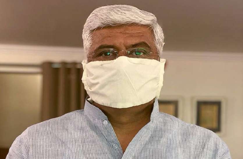 Gajendra Singh Shekhawat takes on Ashok Gehlot on Viral Audio Clips Gajendra Singh Shekhawat बोले, 'बेटे की हार का प्रतिशोध ले रहे Ashok Gehlot, रात 2 बजे मेरे घर भेजी राजस्थान पुलिस'