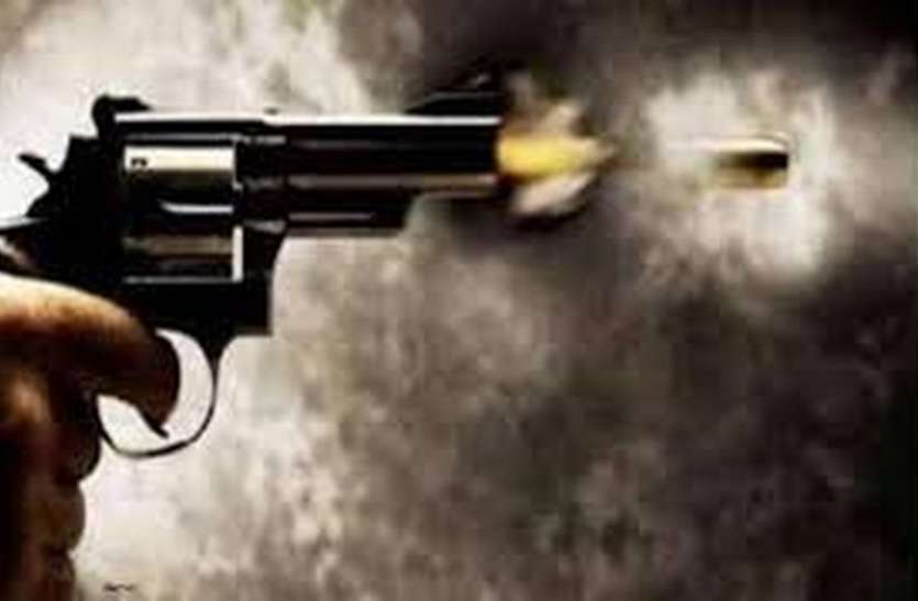FIRING जयपुर में पैट्रोल पंप मालिक को गोली मारी, लाखों लूटे, सीसीटीवी में कैद वारदात