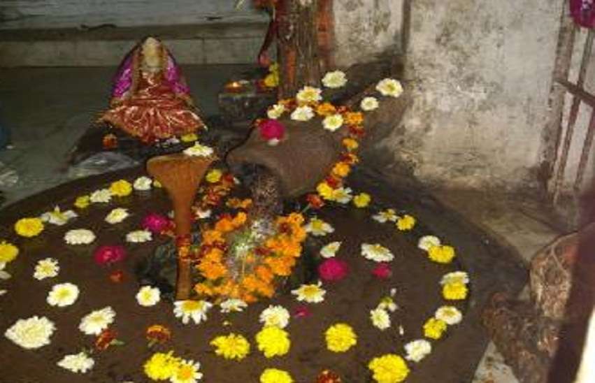 Savan 2020 : ऐसा अनोखा मंदिर जहां प्रकृति खुद करती है शिव का अभिषेक