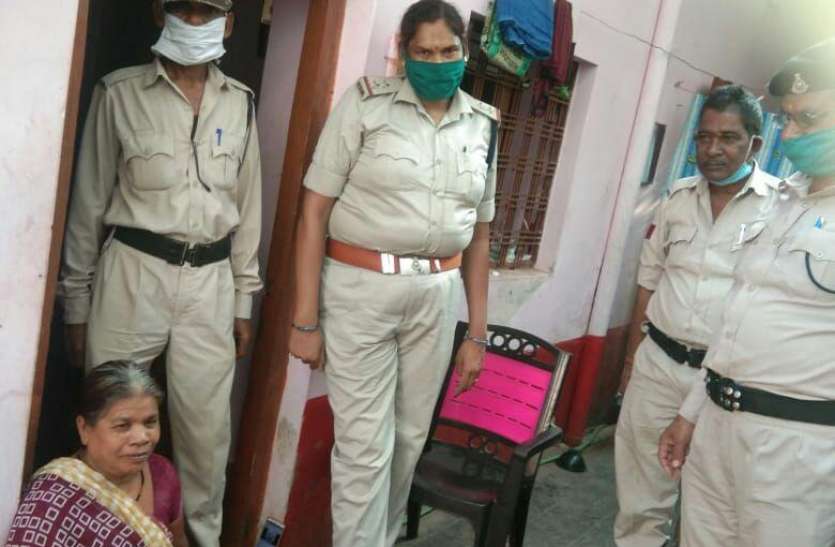 Excise department caught a large consignment of malfunction आबकारी विभाग ने गांवों में जाकर शराब की बड़ी खेप पकड़ी