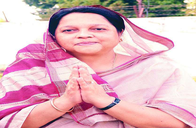 कांग्रेस की घेराबंदी के बीच मरवाही में जकांछ का इमोशनल दांव, रेणु जोगी बोलीं- पांचवी बार भी मरवाही की जनता बनेगी सहारा कांग्रेस की घेराबंदी के बीच मरवाही में जकांछ का इमोशनल दांव, रेणु जोगी बोलीं- पांचवी बार भी मरवाही की जनता बनेगी सहारा