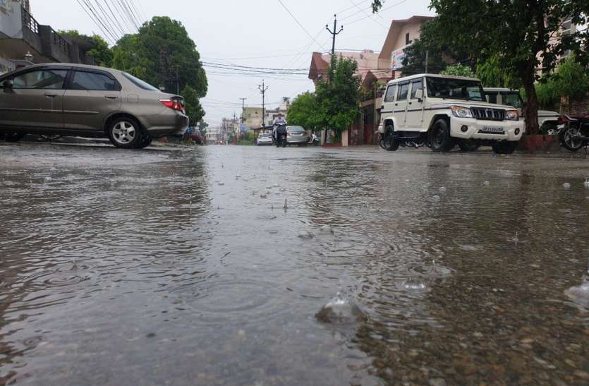 photo6104725348005555144.jpg मेरठ समेत वेस्ट में झमाझम बरसात से मौसम हुआ सुहाना
