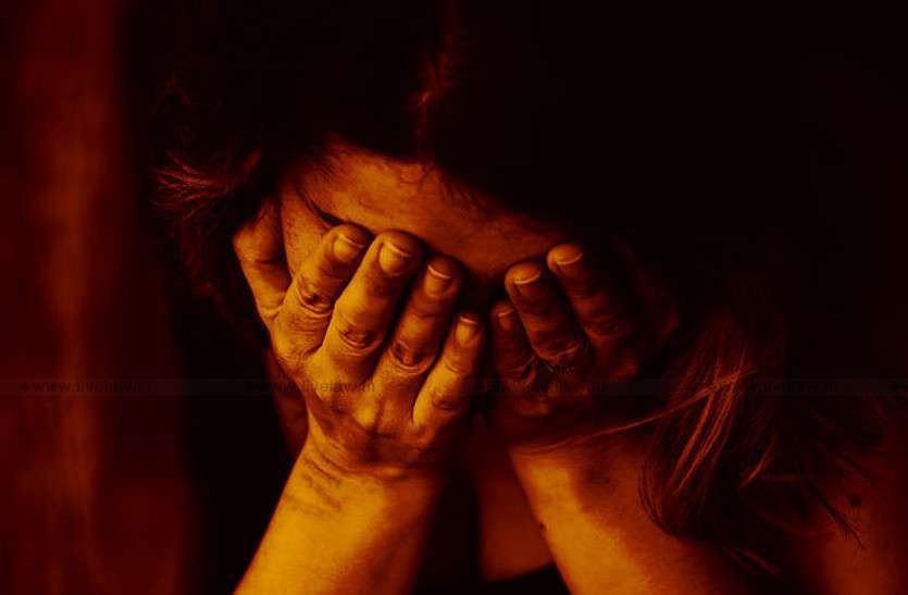rape-15_4770165_835x547-m.jpg शर्मसार: पिता की हवस ने नाबालिग बेटी काे ही बना दिया मां, 15 साल की उम्र में दिया बच्ची को जन्म