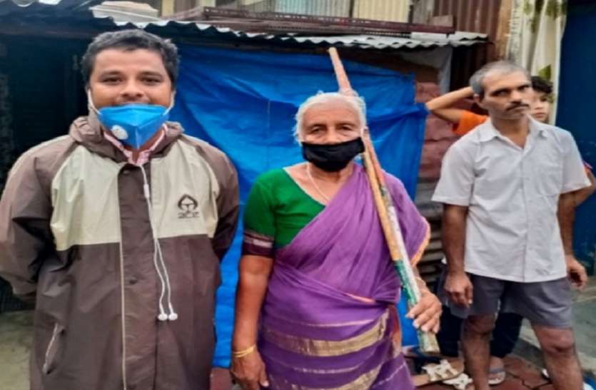 Mumbai News : 85 साल की दादी करती हैं लाठी से स्टंट, हर कोई अचंभित Mumbai News : 85 साल की दादी करती हैं लाठी से स्टंट, हर कोई अचंभित