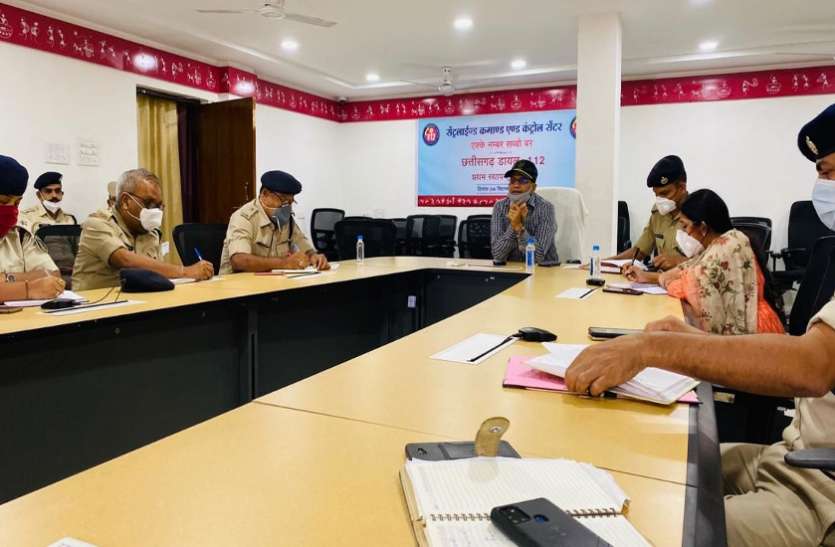 कंट्रोल रूम रायपुर में मीटिंग इन बाइक और कार वालों का कटेगा चालान, लॉकडाउन का सख्ती से पालन कराने के लिए SSP ने दिए निर्देश