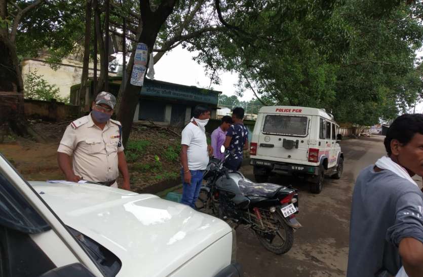 48-hour full lockdown ended, public places not sanitized 48 घंटे का पूर्ण लॉकडाउन समाप्त, सार्वजनिक स्थानों का नहीं हुआ सेनिटाइजेशन