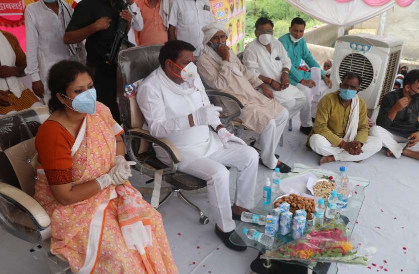 हर किसान को मिलेगा मुआवजा हर किसान को मिलेगा मुआवजा