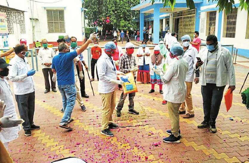 corona-2 दावा: रोज तीन हजार सैंपलिंग का, हकीकत: 11 दिन में 962 हुईं जांच