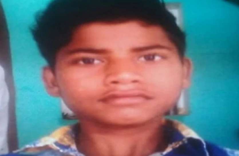 गोरखपुर में अगवा किए गए 14 वर्ष के बच्चे की हत्या, विपक्ष ने सरकार को घेरा गोरखपुर में अगवा किए गए 14 वर्ष के बच्चे की हत्या, विपक्ष के तीखे तेवर