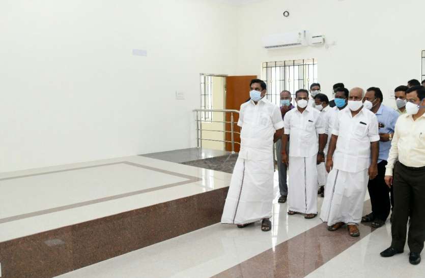 Tamilnadu CM Palaniswami launches free face masks scheme मुख्यमंत्री पलनीस्वामी ने नि:शुल्क मास्क वितरण योजना लांच किया