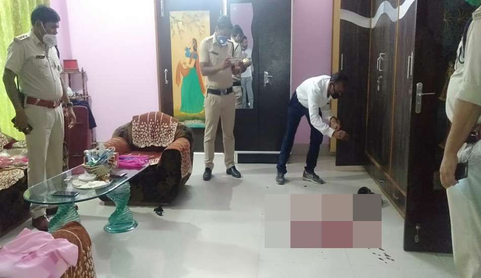 Video: कांग्रेसी नेता के पुत्र ने रिवाल्वर से खुद को गोली मार की आत्महत्या, फेसबुक पर ये पंक्तियां की थीं पोस्ट