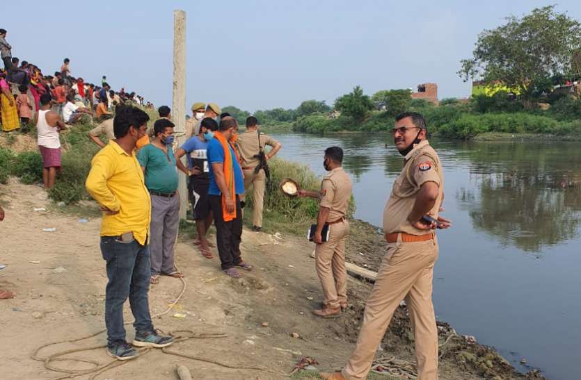 greater-noida.jpg नाव से नदी पार करते समय किशोर डूबा, परिवार में मचा कोहराम