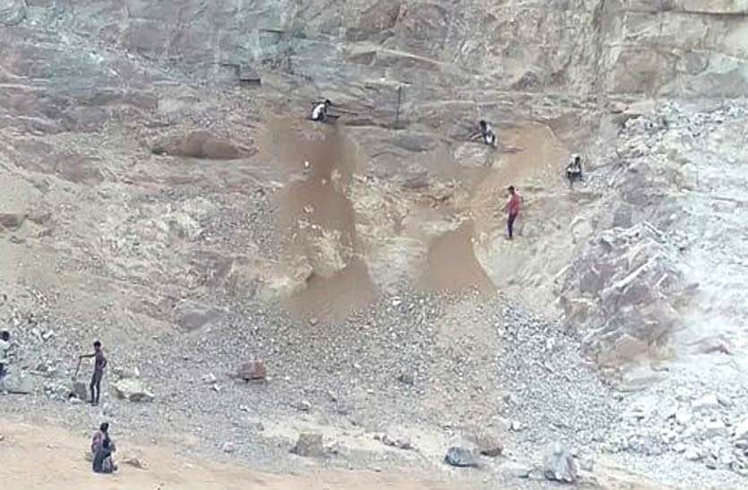 धमाकों से गूंज रहा निवाई, अधिकारी मौन: अरावली पर्वत माला में बैखोफ हो रहा खनन धमाकों से गूंज रहा निवाई, अधिकारी मौन: अरावली पर्वत माला में बैखोफ हो रहा खनन