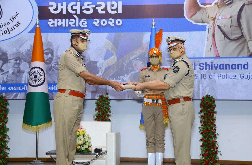 Gujrat police: 'डीजीपी पदक' देने वाला गुजरात देश का सातवां राज्य Gujrat police: 'डीजीपी पदक' देने वाला गुजरात देश का सातवां राज्य