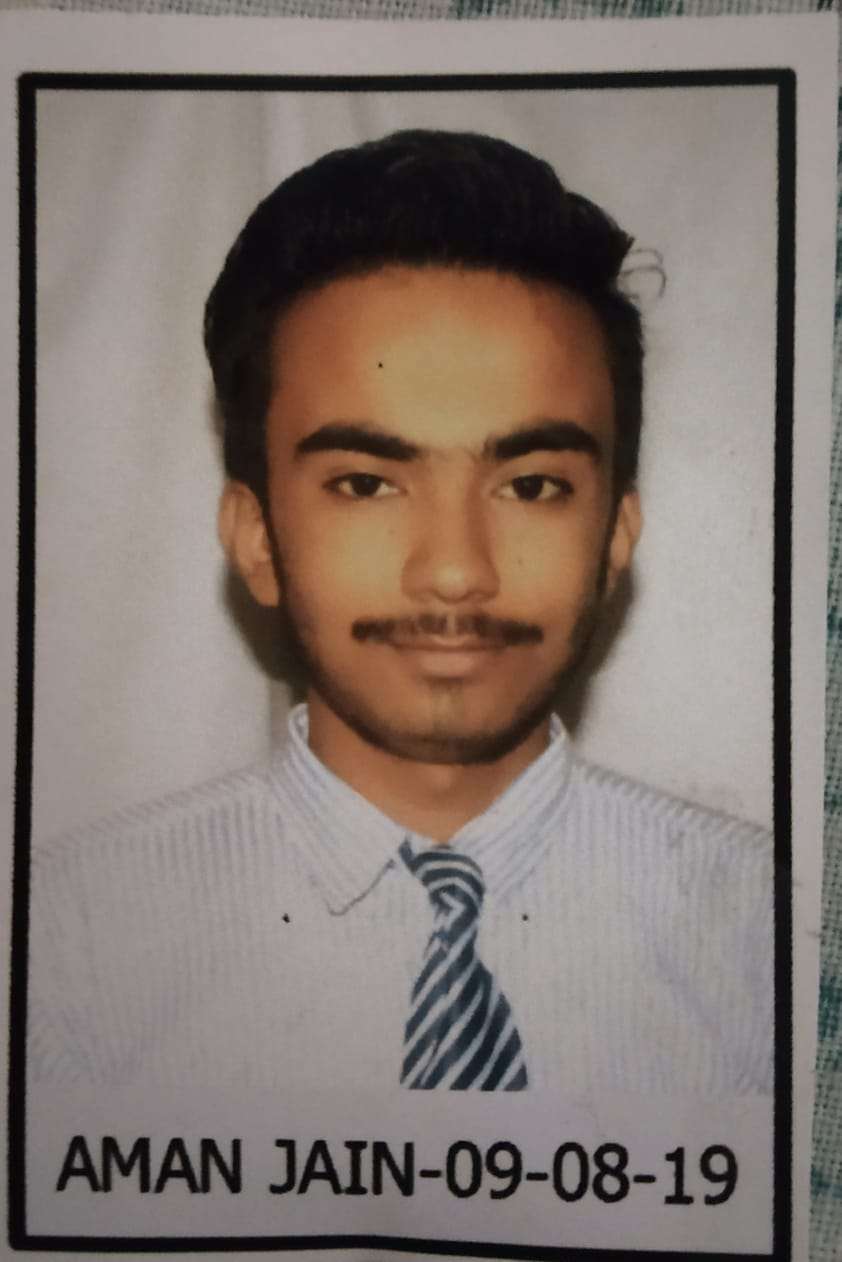 ऑटो चालक की बेटी ने प्रदेश की मेरिट में बनाया स्थान