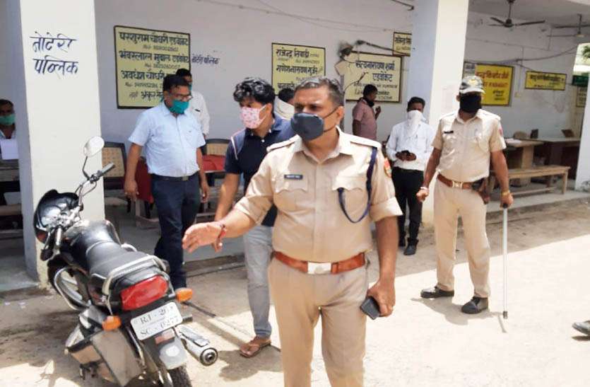 अदालत परिसर को किया शून्य गतिशीलता क्षैत्र घोषित, अधिवक्ता सहित पत्नि भी कोरोना पॉजिटिव अदालत परिसर को किया शून्य गतिशीलता क्षैत्र घोषित, अधिवक्ता सहित पत्नि भी कोरोना पॉजिटिव