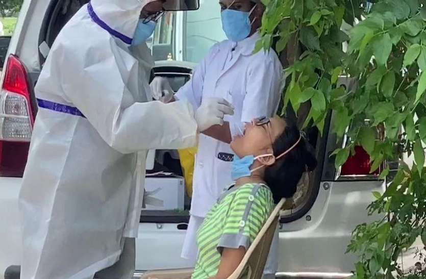 लगातार बढ़ रहे कोरोना के मरीज, अस्पताल में आईसीयू बेड की कमी लगातार बढ़ रहे कोरोना के मरीज, अस्पताल में आईसीयू बेड की कमी