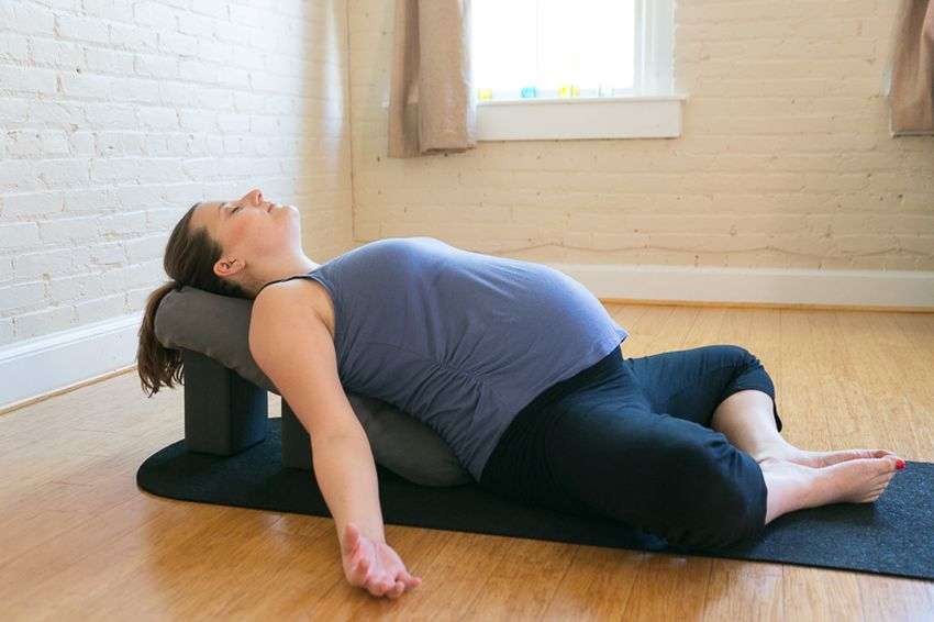 सुरक्षित प्रसव और स्वस्थ शिशु के लिए गर्भवती महिलाओं के लिए योग है वरदान